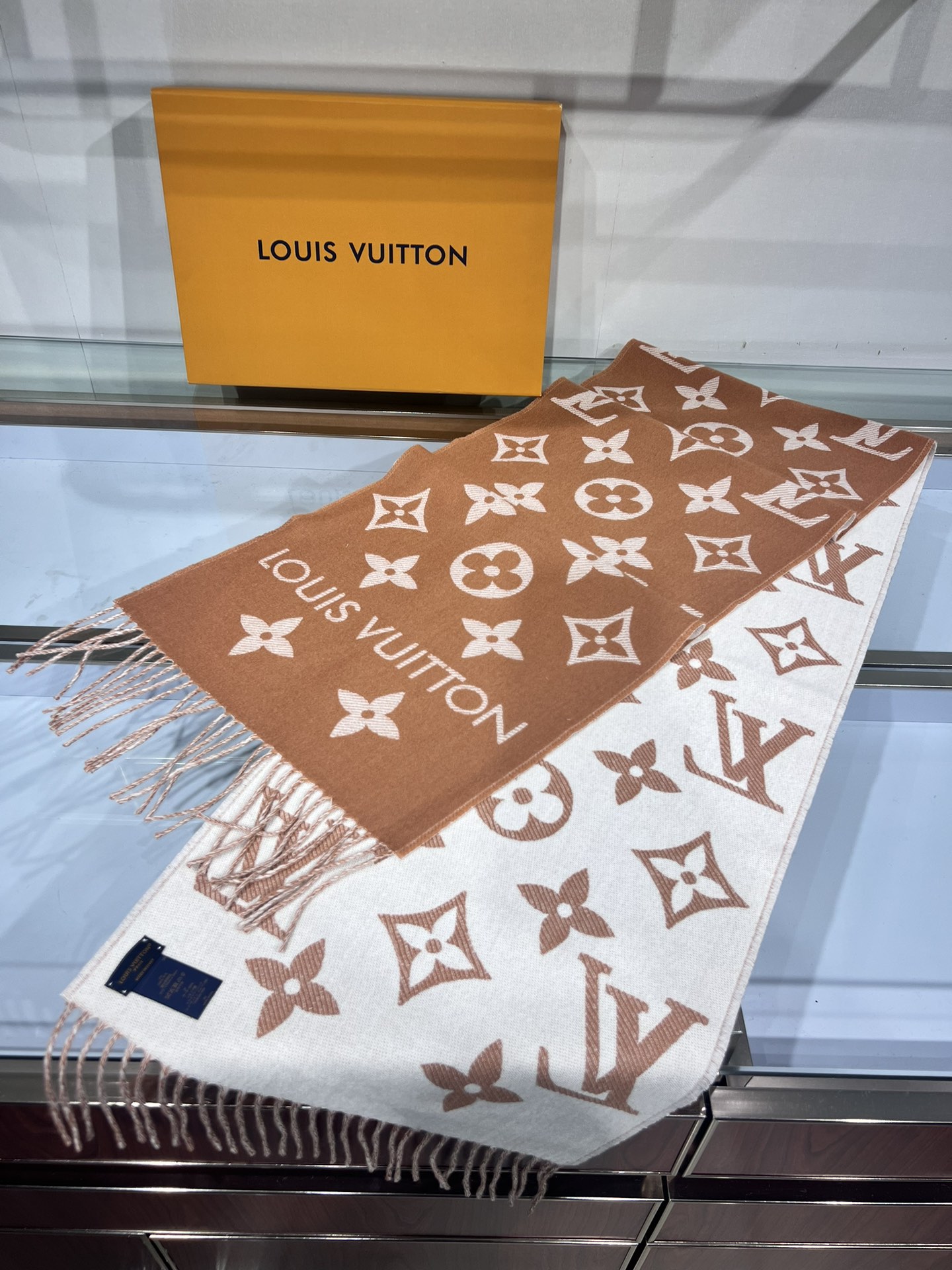 LV Simply Scarves